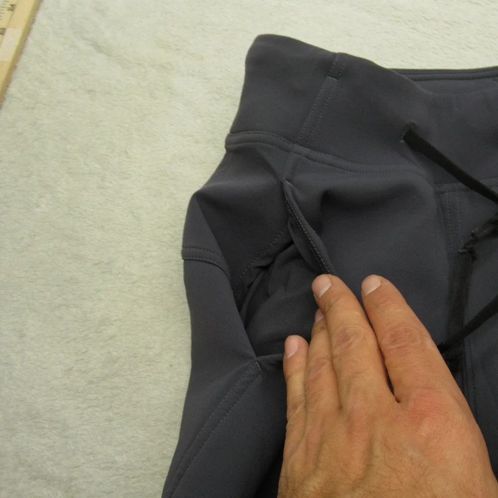 Lululemon Shorts Womens 2 Gray Drawstring Waist Stretch Pockets Athletic In-Form